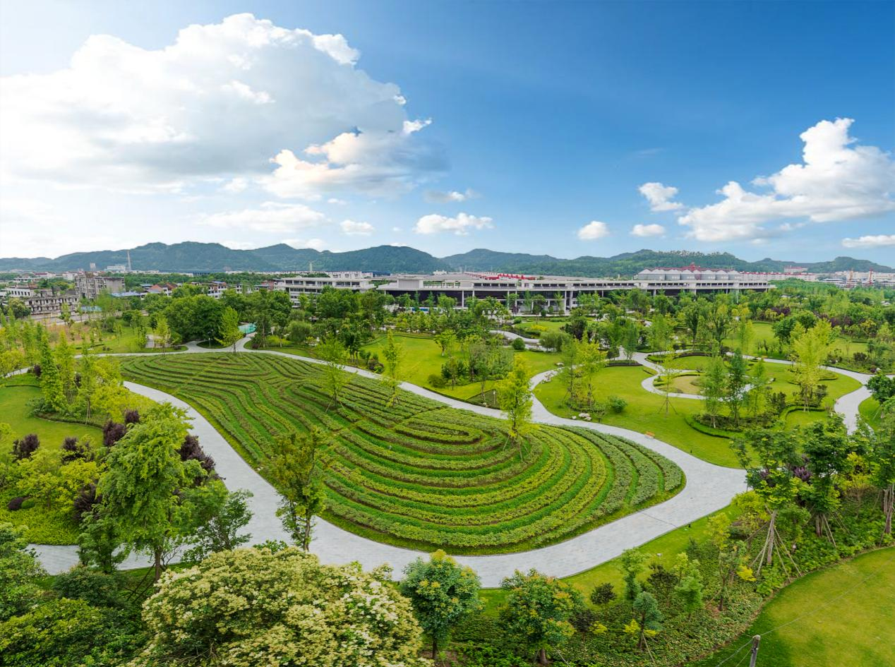 四川今年会屋顶分布式光伏项目正式发电并网(图8) 四川今年会屋顶分布式光伏项目正式发电并网(图8)